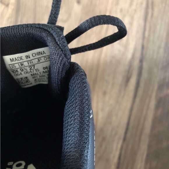 Kids Black Adidas Cleats Size 10 - Picture 3 of 3